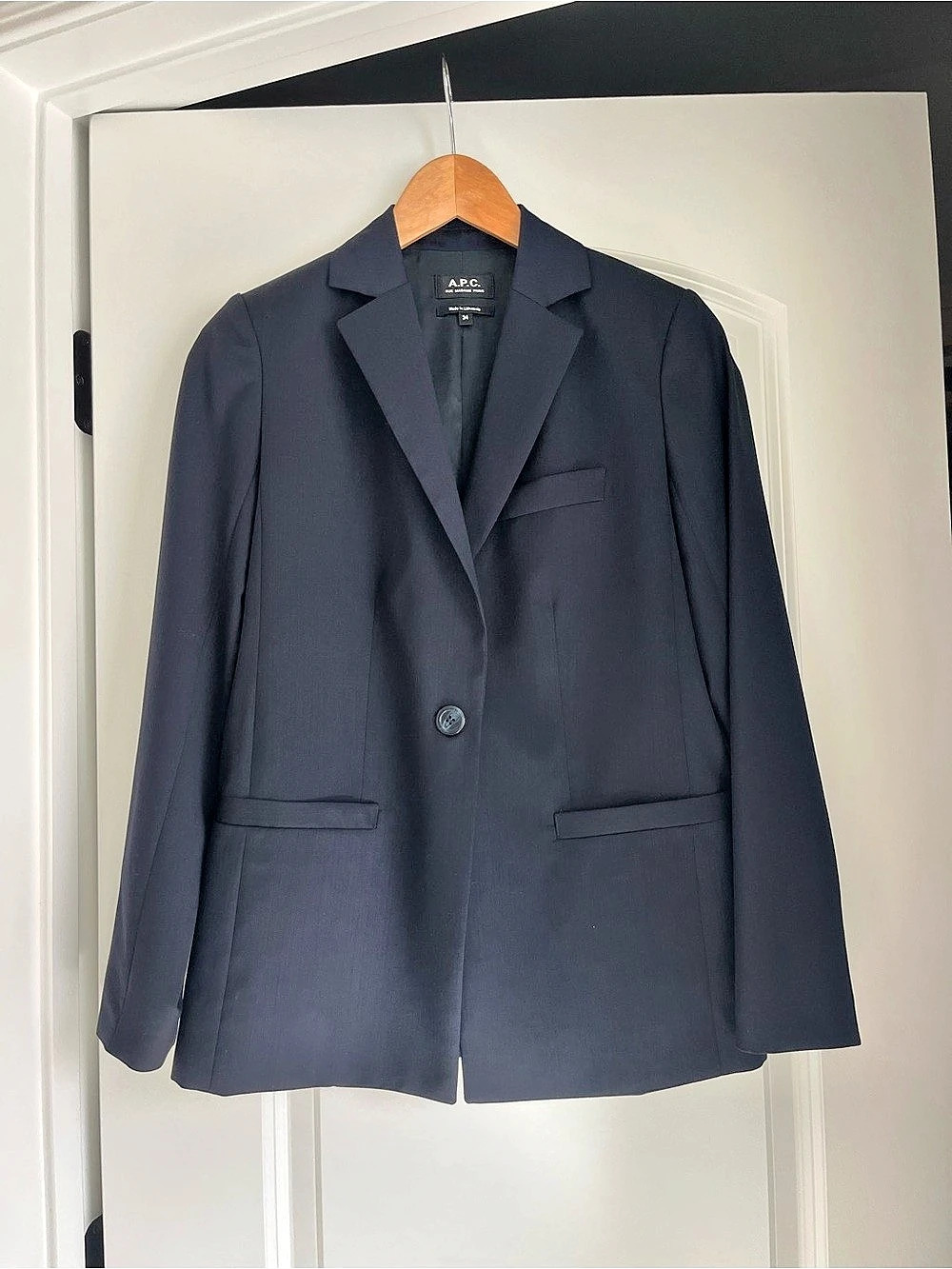 A.P.C. Women’s Navy Blazer Size 34 Like New